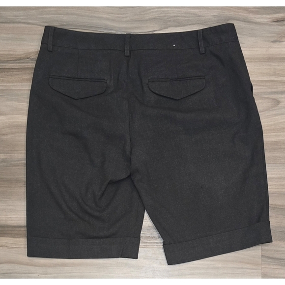 Women’s Gap Bermuda Shorts Size 10 - Picture 4 of 7